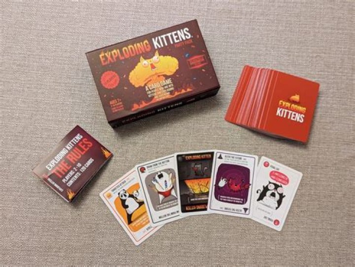 Can you combine Exploding Kittens decks?